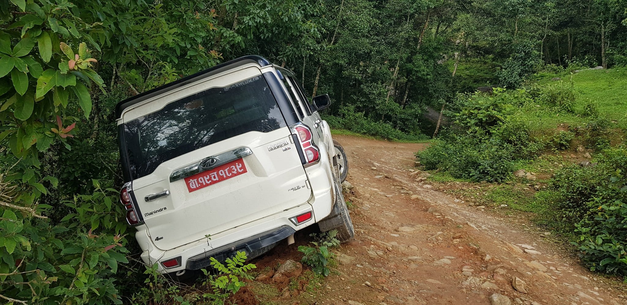 कांग्रेस उपसभापति गुरुङको गाडी दुर्घटना, भने-धन्न बाँचेँ