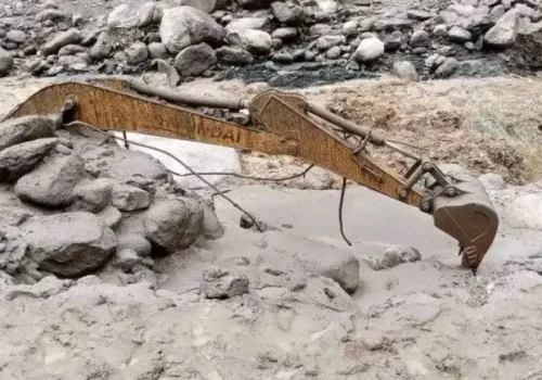 सङ्खुवासभा अपडेट : दुई जनाको उद्धार, १५ अझै बेपत्ता