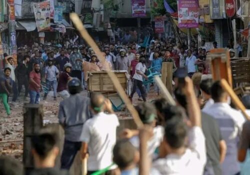 बंगलादेशमा विद्यार्थीहरूको आन्दोलनमा हिंसात्मक अहिले सम्म २५ जनाको मृत्यु