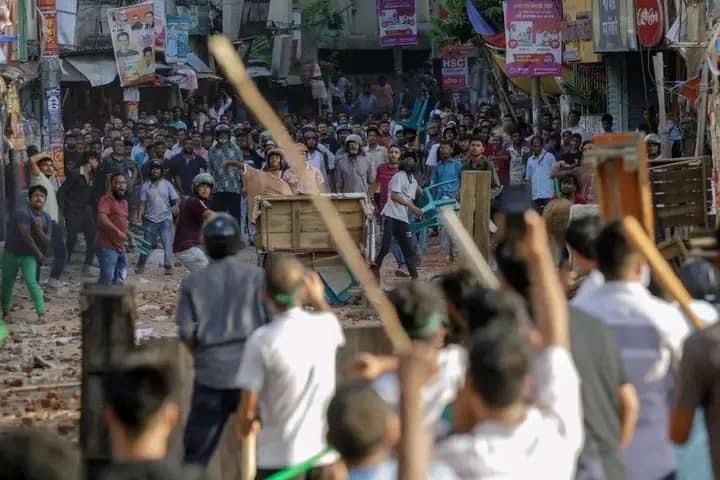 बंगलादेशमा विद्यार्थीहरूको आन्दोलनमा हिंसात्मक अहिले सम्म २५ जनाको मृत्यु